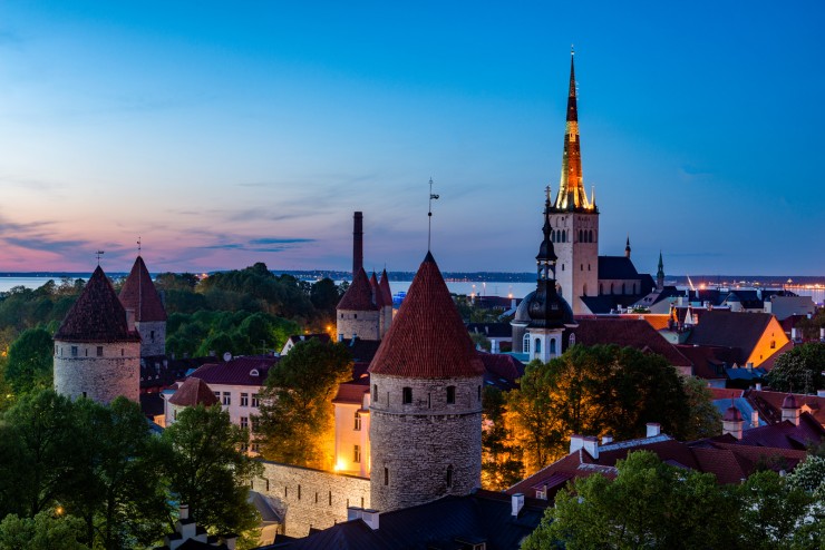 Tallinn-blue-hour-740x494 Blog